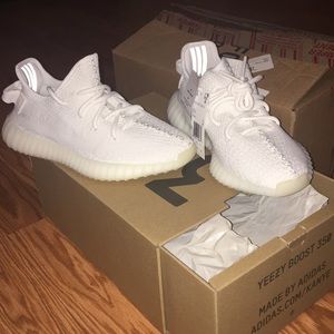 Authentic Yeezy 350 v2 triple white size 5